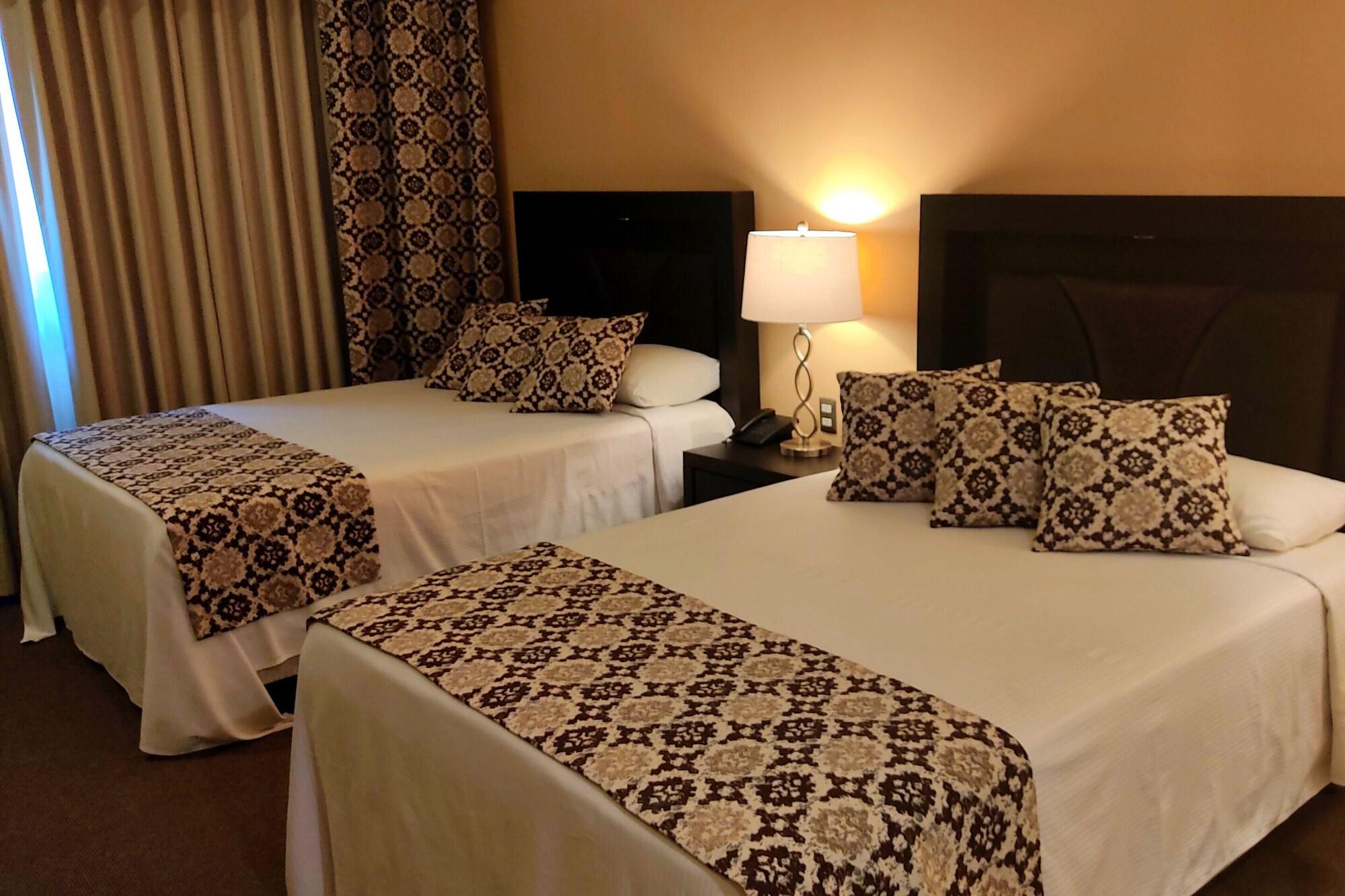 تولا دي أليندي Hotel Real Del Bosque Golf And Spa المظهر الخارجي الصورة