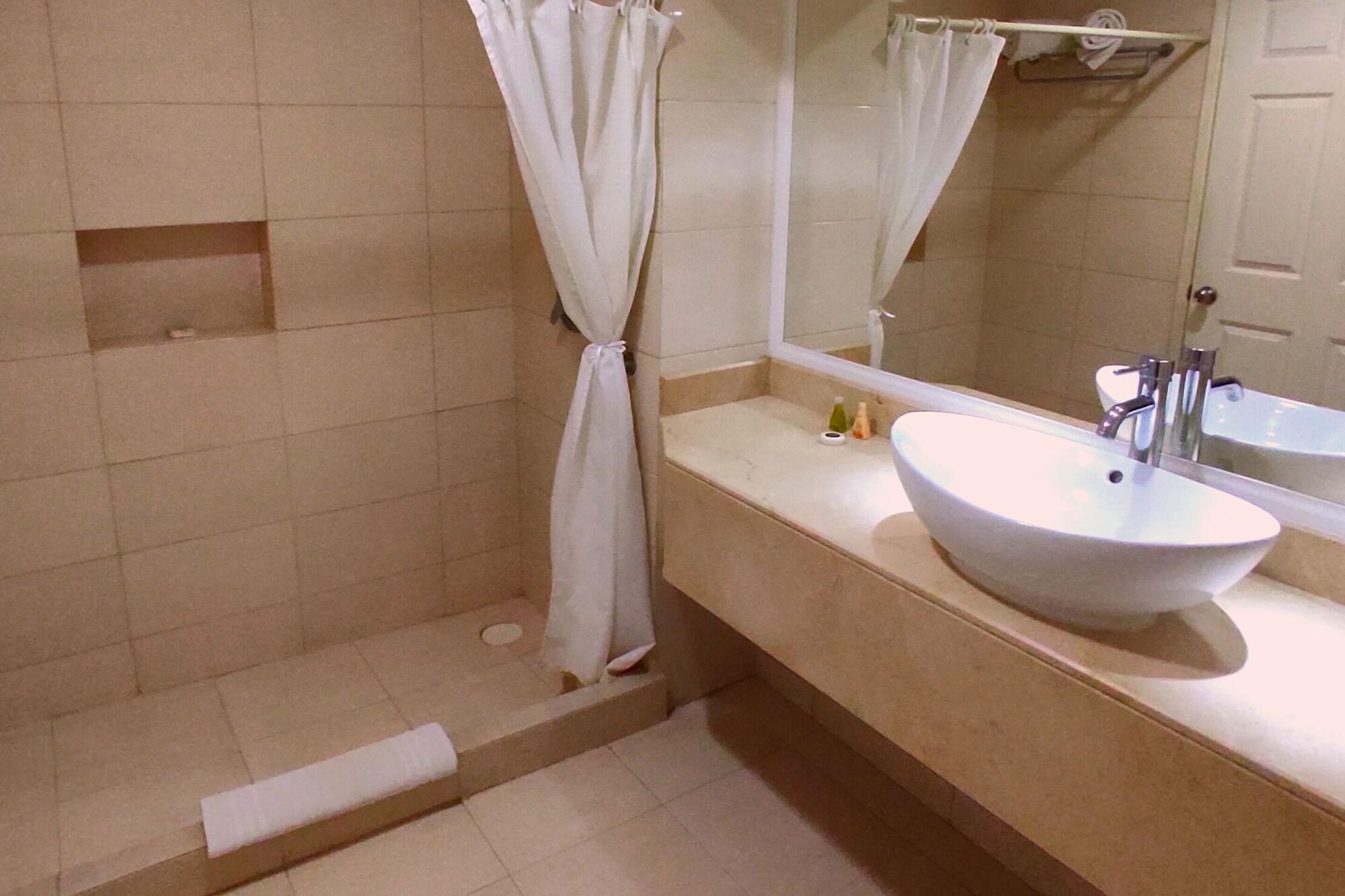 تولا دي أليندي Hotel Real Del Bosque Golf And Spa المظهر الخارجي الصورة