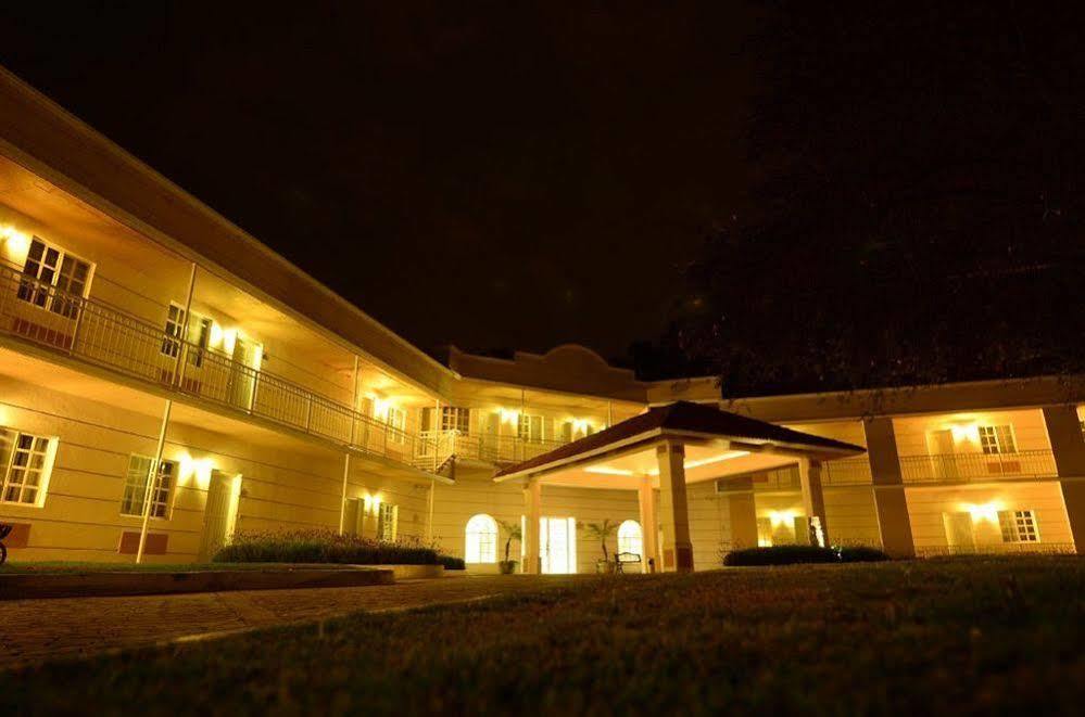 تولا دي أليندي Hotel Real Del Bosque Golf And Spa المظهر الخارجي الصورة
